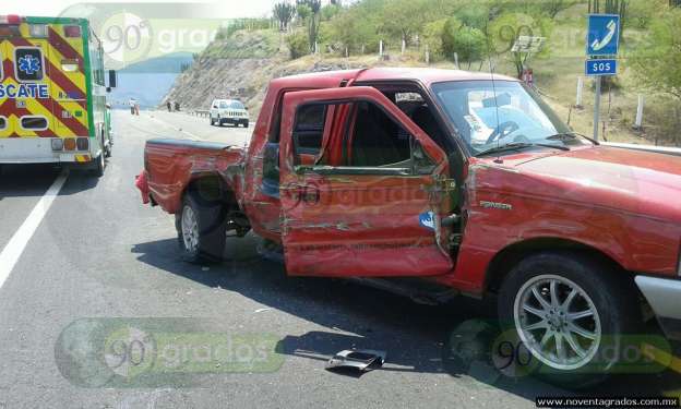 Un muerto y seis heridos, saldo de accidente vial en La Huacana, Michoacán - Foto 4 