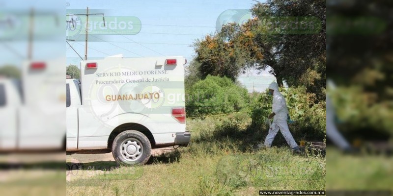 Hallan tres cadáveres enterrados en Moroleón, Guanajuato  