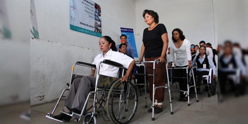 Morelia atiende peticiones de personas discapacitadas 