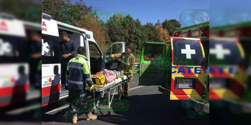 Morelianos se accidentan en Salvador Escalante; hay un muerto y dos heridos - Foto 1 