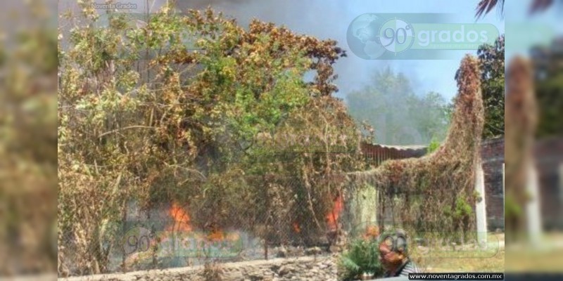 Incendian bodega con tragamonedas en Apatzingán, Michoacán - Foto 0 