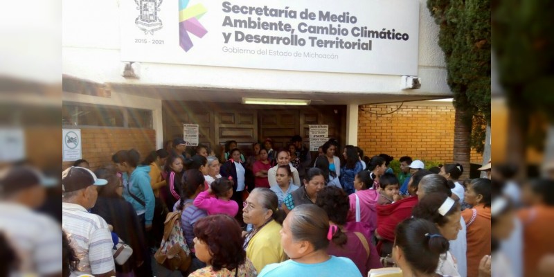 Sedetum hace compromisos con familias pobres de Morelia 
