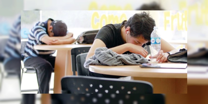 Entre 600 mil y 700 mil estudiantes abandonan la educación media superior cada año 