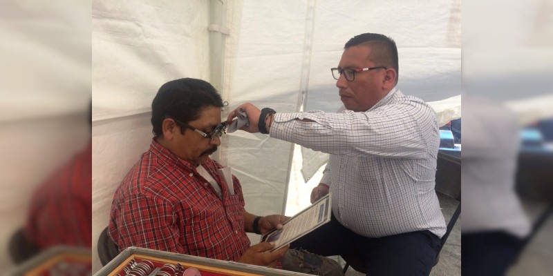 Arranca campaña de salud visual en Zitácuaro 