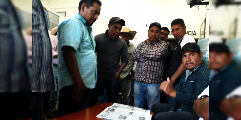 Desamparadas 7 familias tras el incendio de sus casas en Los Reyes, Michoacán - Foto 1 