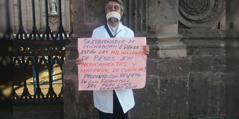 Se registra manifestación pacífica frente a la Catedral de Morelia  