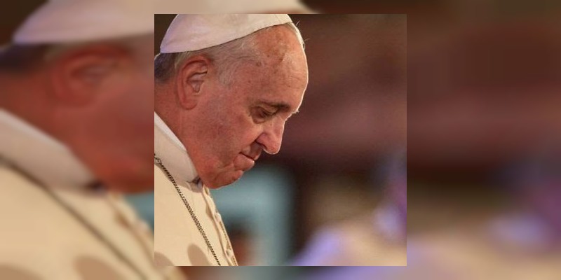 Papa Francisco expulsa a sacerdotes que practicaban exorcismos sin autorización 