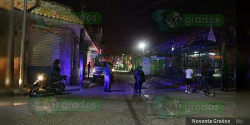 Incendio consume bodega de vehículos en Sahuayo, Michoacán - Foto 2 