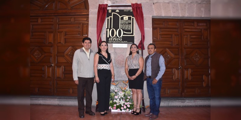 Diputados develan placa conmemorativa del Centenario de la Constitución Michoacana 