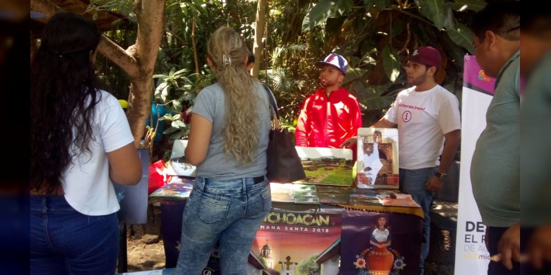 Instalan 20 módulos de atención a turistas en las siete regiones turísticas de Michoacán - Foto 1 