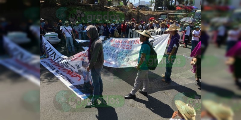 Marchan en Morelia a un año de operativo en Arantepacua que dejó cuatro muertos - Foto 1 