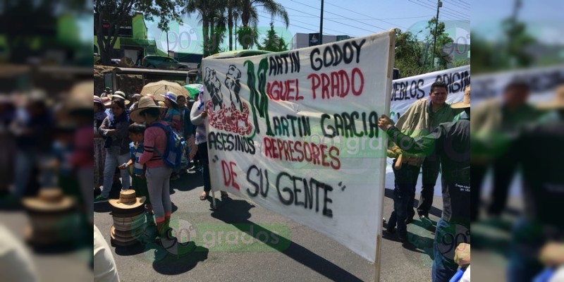 Marchan en Morelia a un año de operativo en Arantepacua que dejó cuatro muertos - Foto 2 
