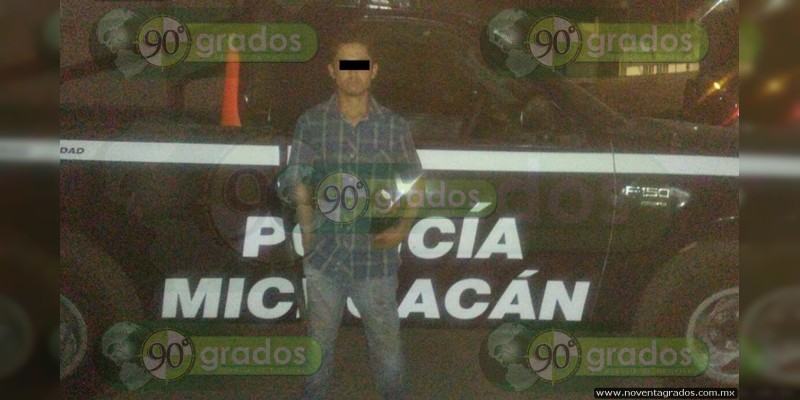 Lo detienen con auto robado en Zitácuaro, Michoacán - Foto 0 