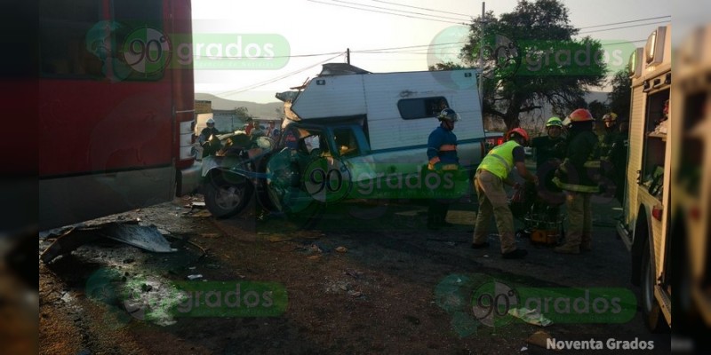 Choque en la carretera Celaya – Salvatierra deja al menos 10 heridos - Foto 1 