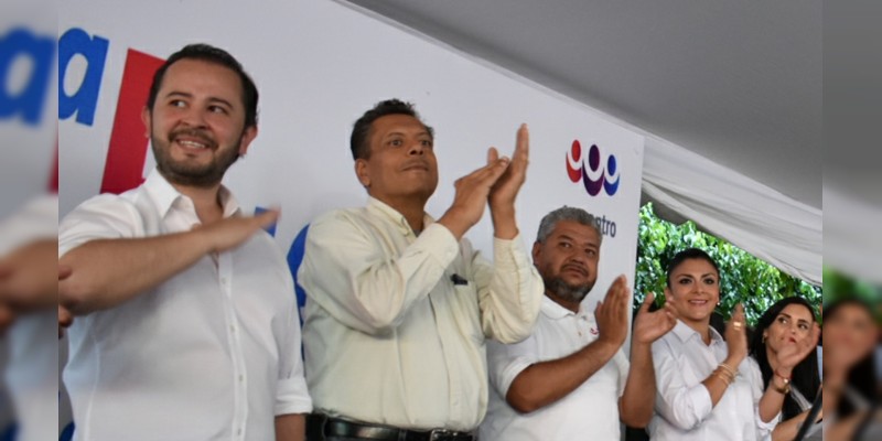 Fausto Vallejo Mora se registró como candidato a diputado local por el distrito X de Morelia  