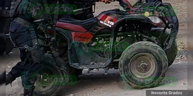 Aseguran vehículos robados y armas en Buenavista, Michoacán - Foto 1 