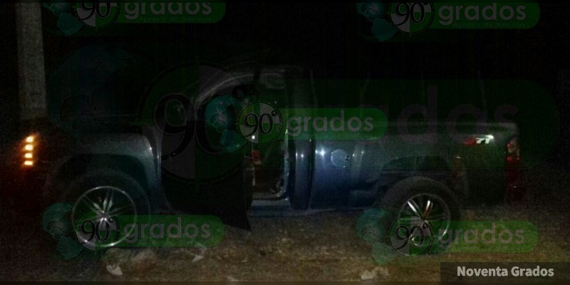 Aseguran un cuerno de chivo y munición al interior de una camioneta abandonada en Apatzingán - Foto 1 