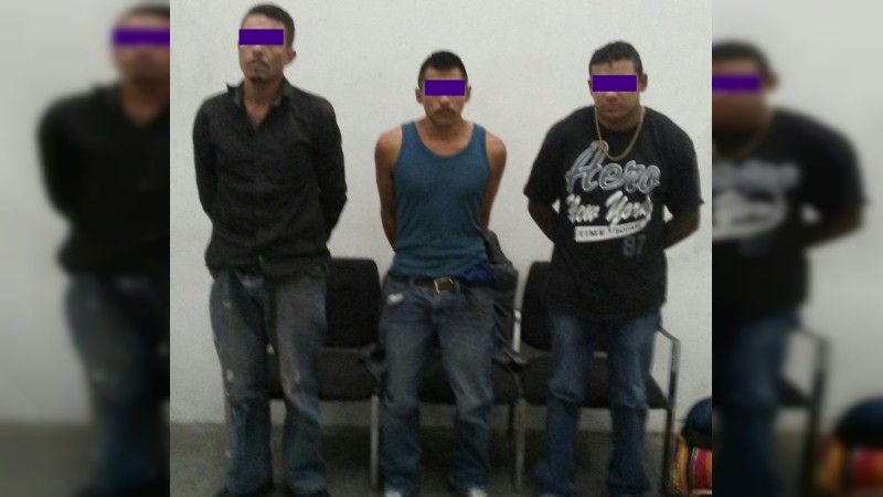 Detienen a tres con arma de fuego en Morelia, Michoacán  