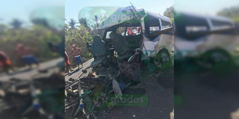 Choque de autobús, combi y camioneta en Chilpancingo deja dos muertos y cinco heridos - Foto 2 