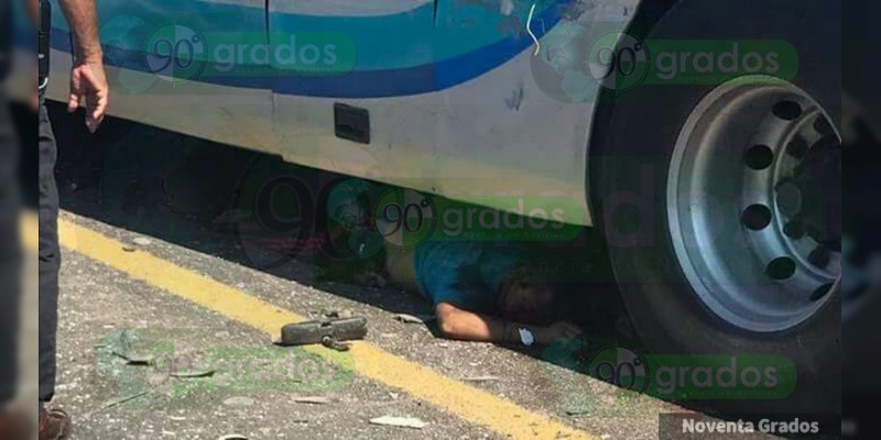 Choque de autobús, combi y camioneta en Chilpancingo deja dos muertos y cinco heridos - Foto 3 