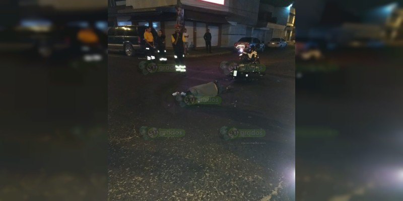 Un muerto y una mujer herida al ser arrollados por un auto en Uruapan, Michoacán  - Foto 1 
