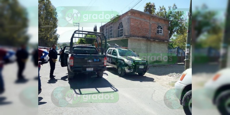 Encuentran baleada y abandonada una patrulla en Guanajuato; habrían secuestrado a policía 