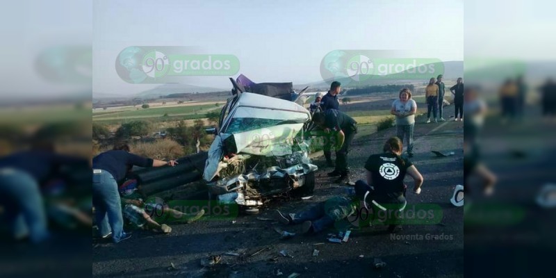 Accidente vial en la carretera Yurécuaro – La Piedad deja dos muertos y cuatro heridos 