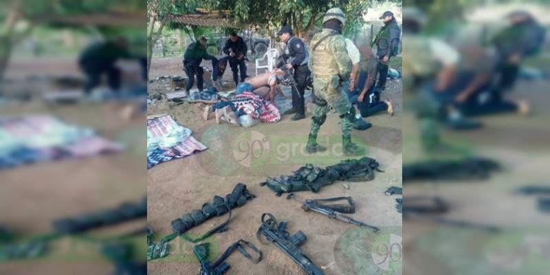 Desmantelan narcocampamento y detienen a siete hombres armados en Ario, Michoacán - Foto 1 