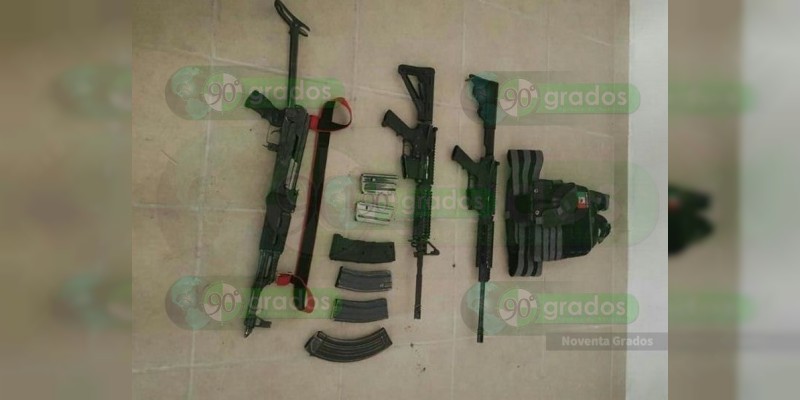Aseguran armas de fuego y autos robados en Michoacán; hay doce detenidos - Foto 1 