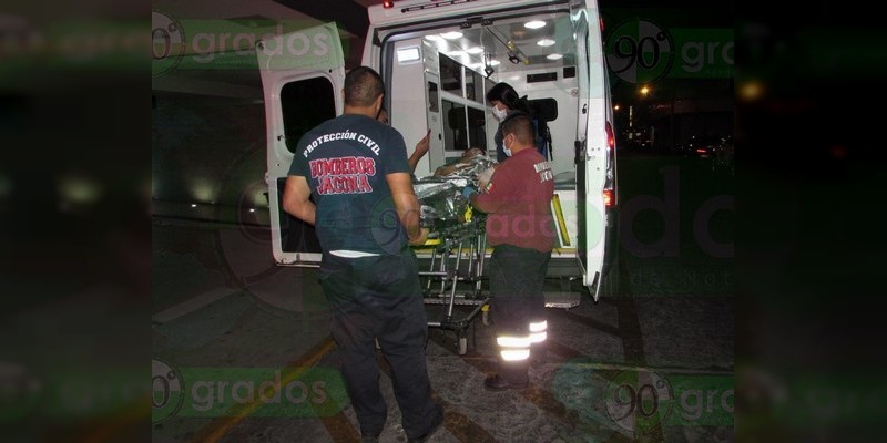 Policías atropellan a hombre la tercera edad en Jacona, Michoacán 