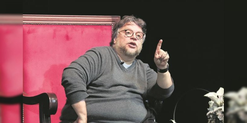 Guillermo del Toro indignado por el asesinato de los estudiantes en Jalisco  