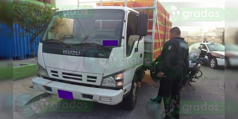 En Morelia detienen a dos hombres por robo de camión y herramienta - Foto 2 