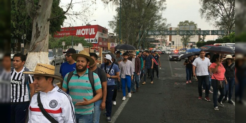 Normalistas marchan esta tarde en Morelia  