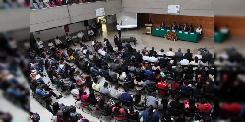 Hoy más que nunca el país requiere de una mejor educación: Rector 