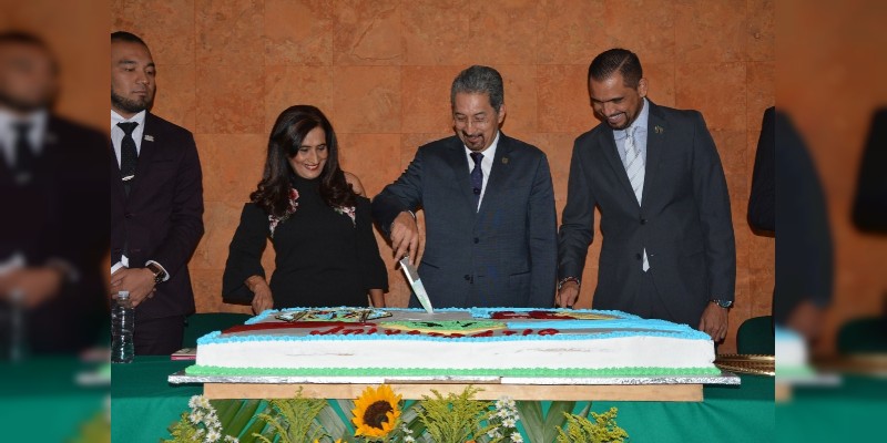 Hoy más que nunca el país requiere de una mejor educación: Rector - Foto 0 