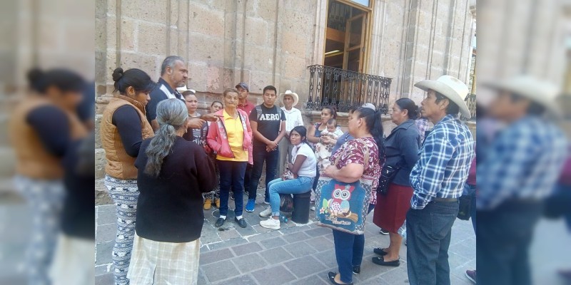 En riesgo de desalojo 200 familias humildes de Zamora: solicitan pronta solución de Aureoles Conejo 