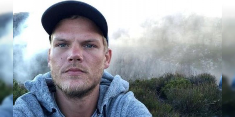 Avicci se suicidó, insinúa carta de su familia 