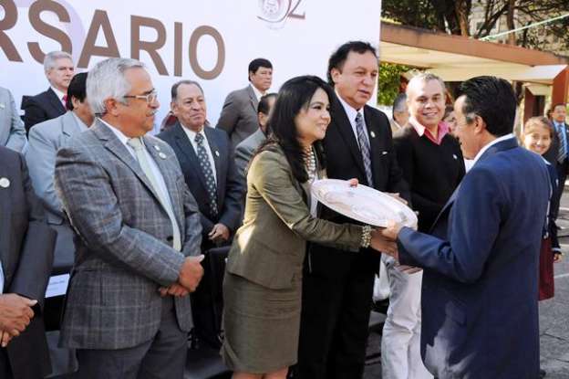 Celebran 52 Aniversario de la primera escuela secundaria de Morelia - Foto 1 