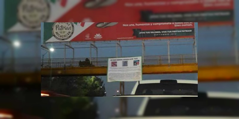 Dejan narcomanta del CJNG en puente peatonal de la Ciudad de México, acusan a procurador capitalino 