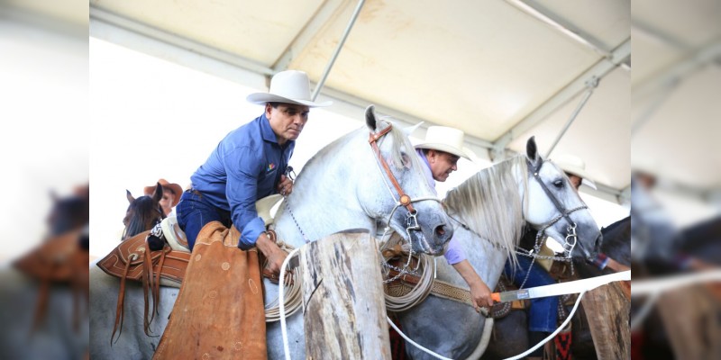 Inaugura Gobernador Exposición Ganadera 2018 - Foto 0 
