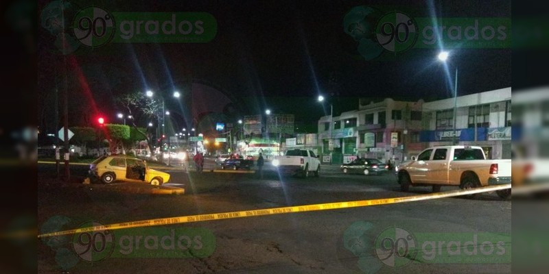 Asesinan a un hombre frente el monumento a Lázaro Cárdenas en Morelia - Foto 1 
