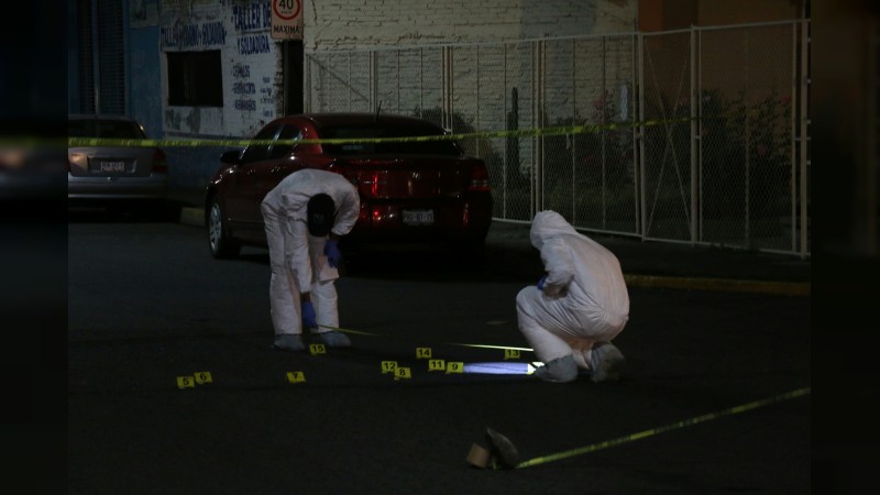 Asesinan a un hombre frente el monumento a Lázaro Cárdenas en Morelia - Foto 12 