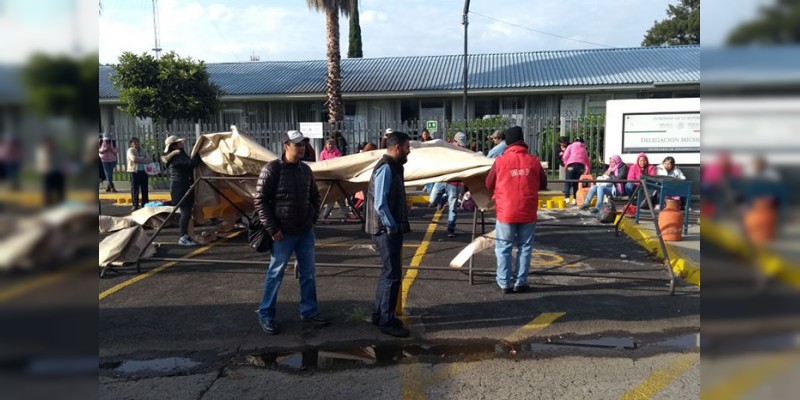 Realizan toma en las instalaciones de Sedesol Michoacán 
