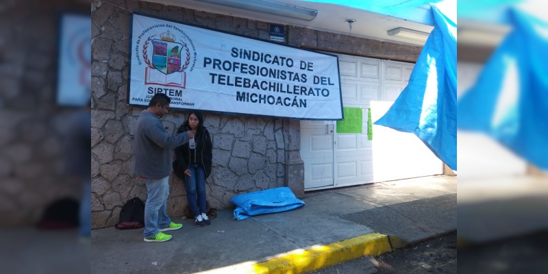 Siptem mantiene tomadas las instalaciones del Telebachillerato 