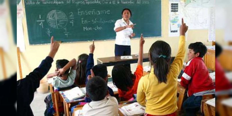 Ya disponible lista de profesores acreedores a estímulos por 30 y 40 años de servicio en Michoacán 