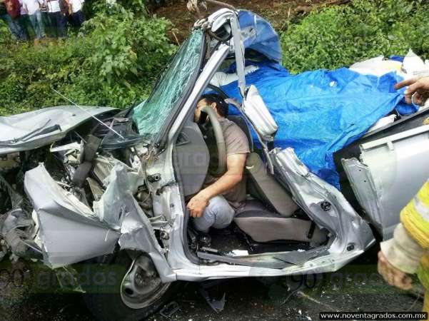Fatal accidente deja un fallecido y dos menores lesionados en Peribán, Michoacán - Foto 0 