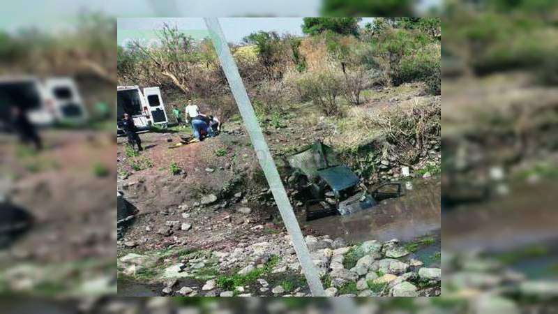 Explota camioneta con pirotecnia en Ecuandureo, Michoacán: Un muerto y dos heridos - Foto 2 