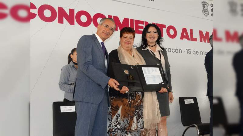 Ayuntamiento de Morelia reconoce en su día, la labor del Docente - Foto 0 