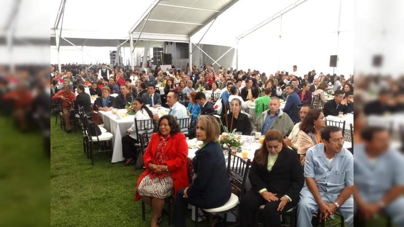 Ayuntamiento de Morelia reconoce en su día, la labor del Docente - Foto 2 