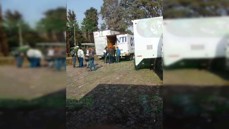 Normalistas roban y saquean camiones en Morelia - Foto 2 